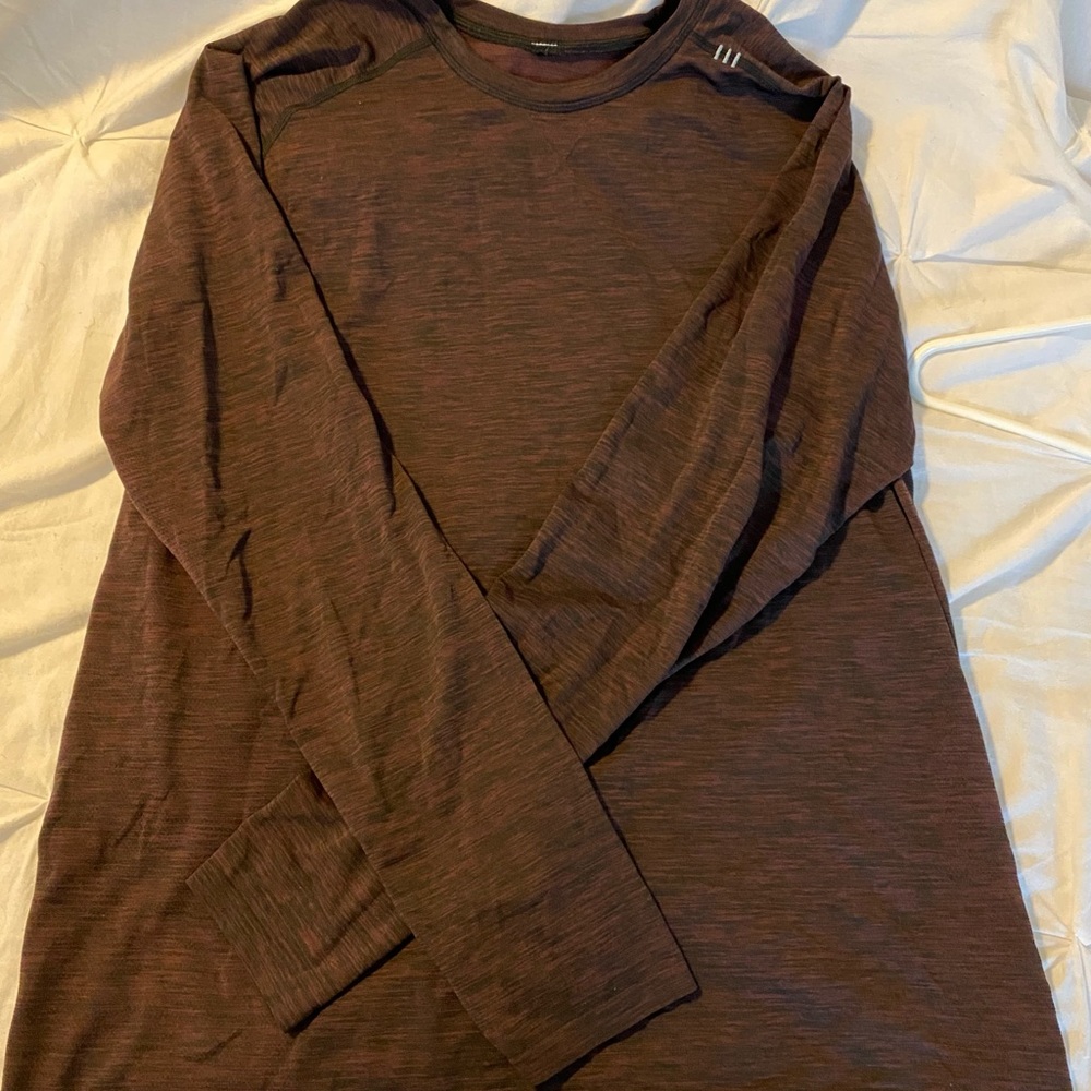 Lululemon light weight long sleeve